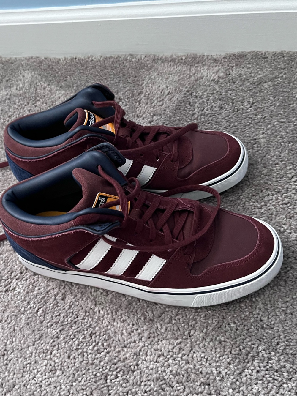 Adidas shoes men’s size 7